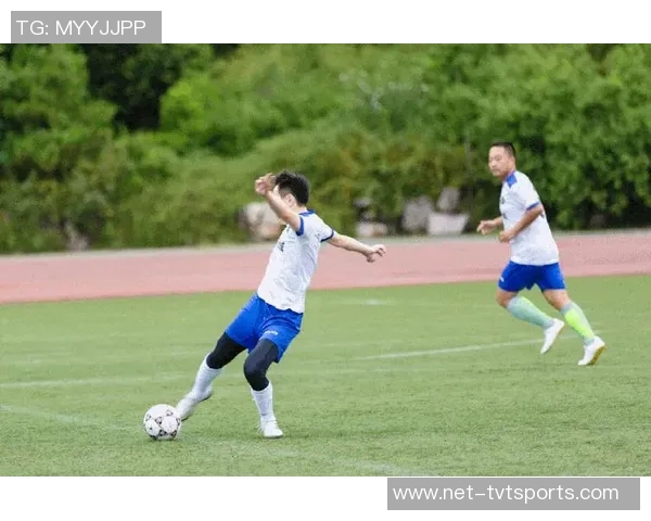 最新足球赛事动态解析精彩回顾与未来赛程展望 最新足球赛事动态解析精彩回顾与未来赛程展望